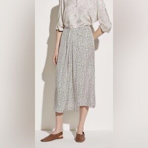 Vince Celestial Patterned Silk Rayon A-Line Pleated design skirt Sz 10